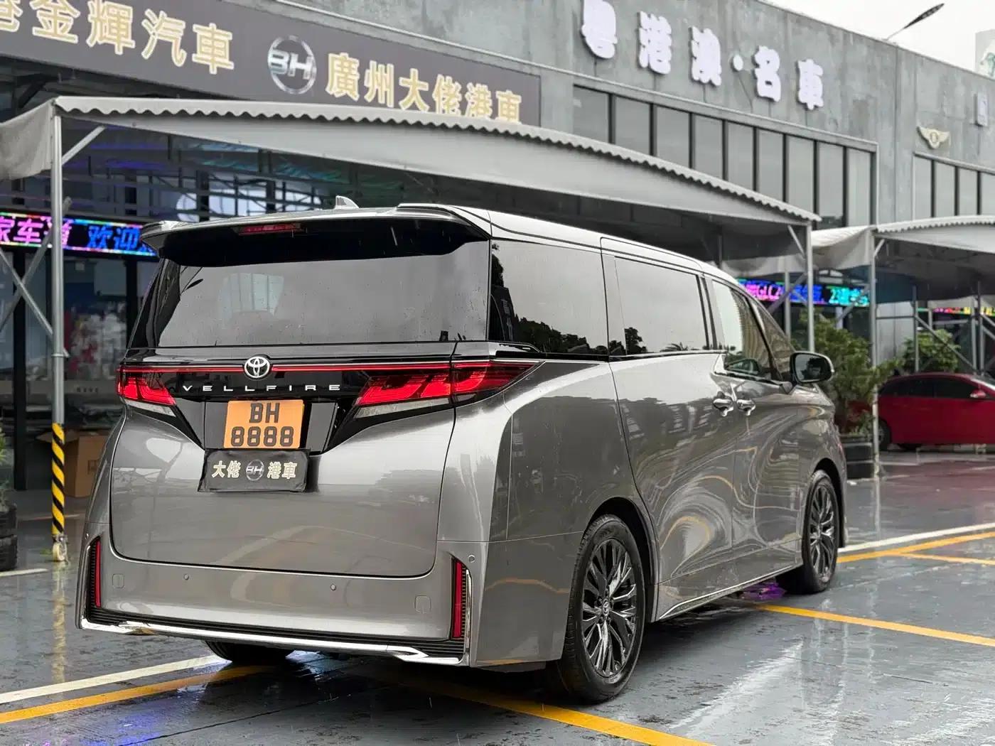 2025 Alphard 2.4T Automatic — миниатюра 5