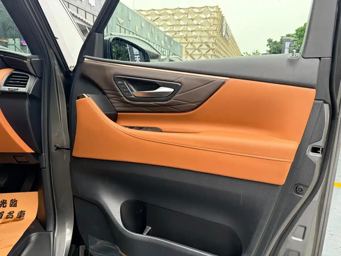 2025 Alphard 2.4T Automatic — миниатюра 10