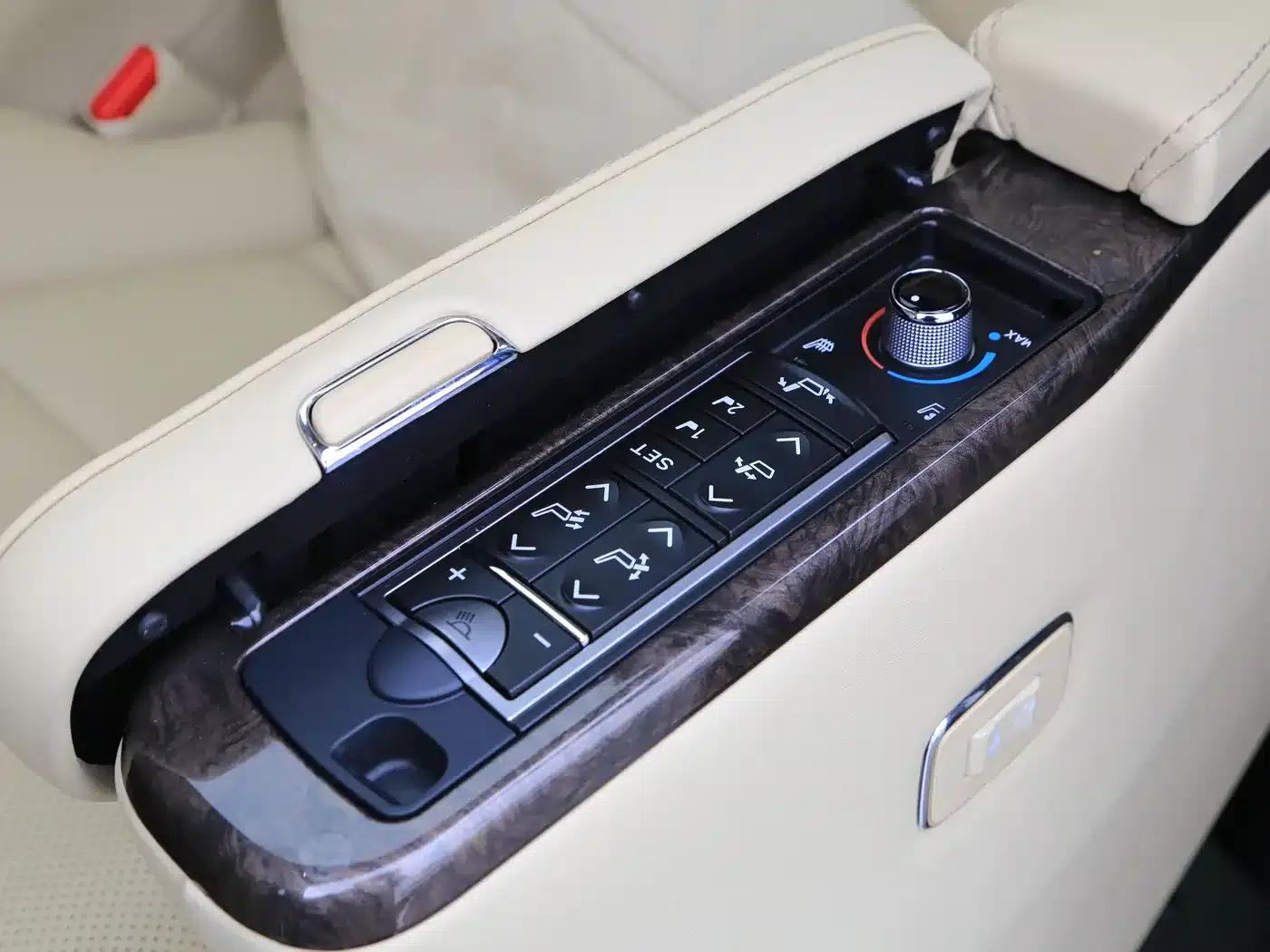 2021 Alphard Crown Hybrid 2.5L HV Luxury Edition — миниатюра 12