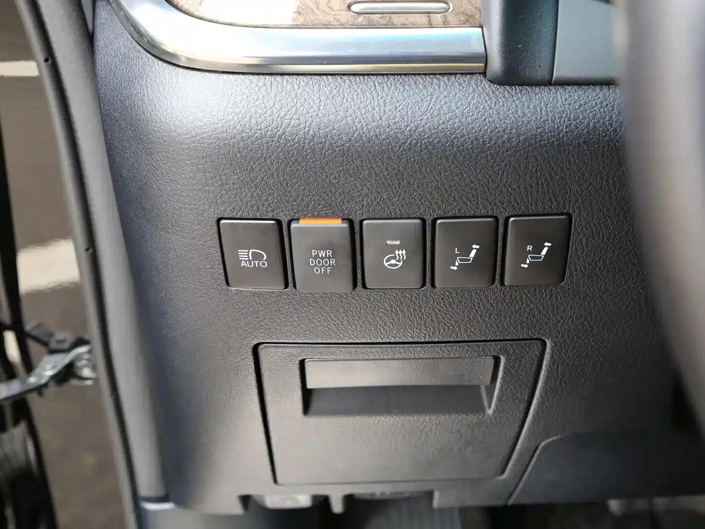 2021 Alphard Crown Hybrid 2.5L HV Luxury Edition — миниатюра 19