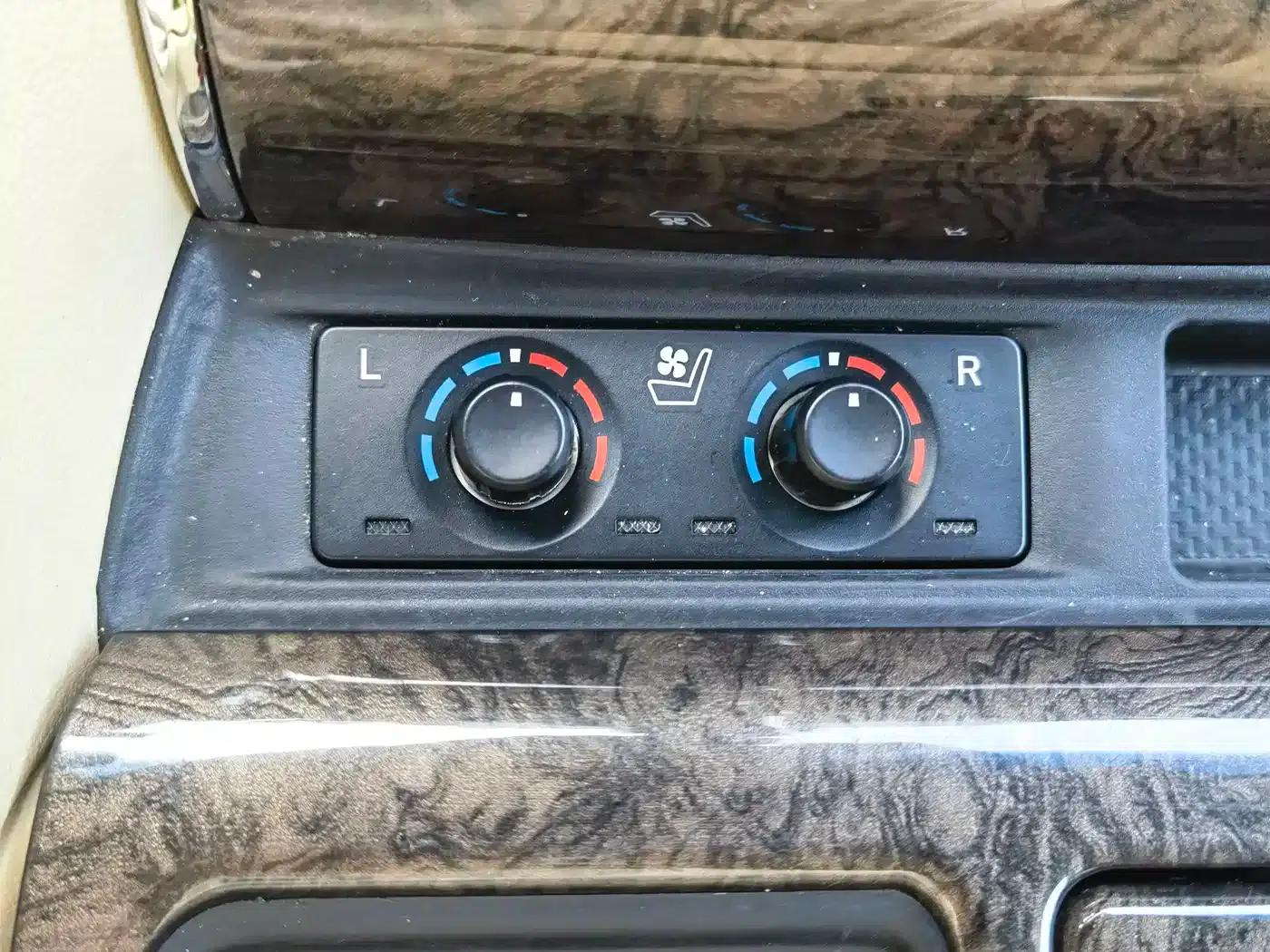 2020 Alphard Hybrid 2.5L HV Premium Edition — миниатюра 18