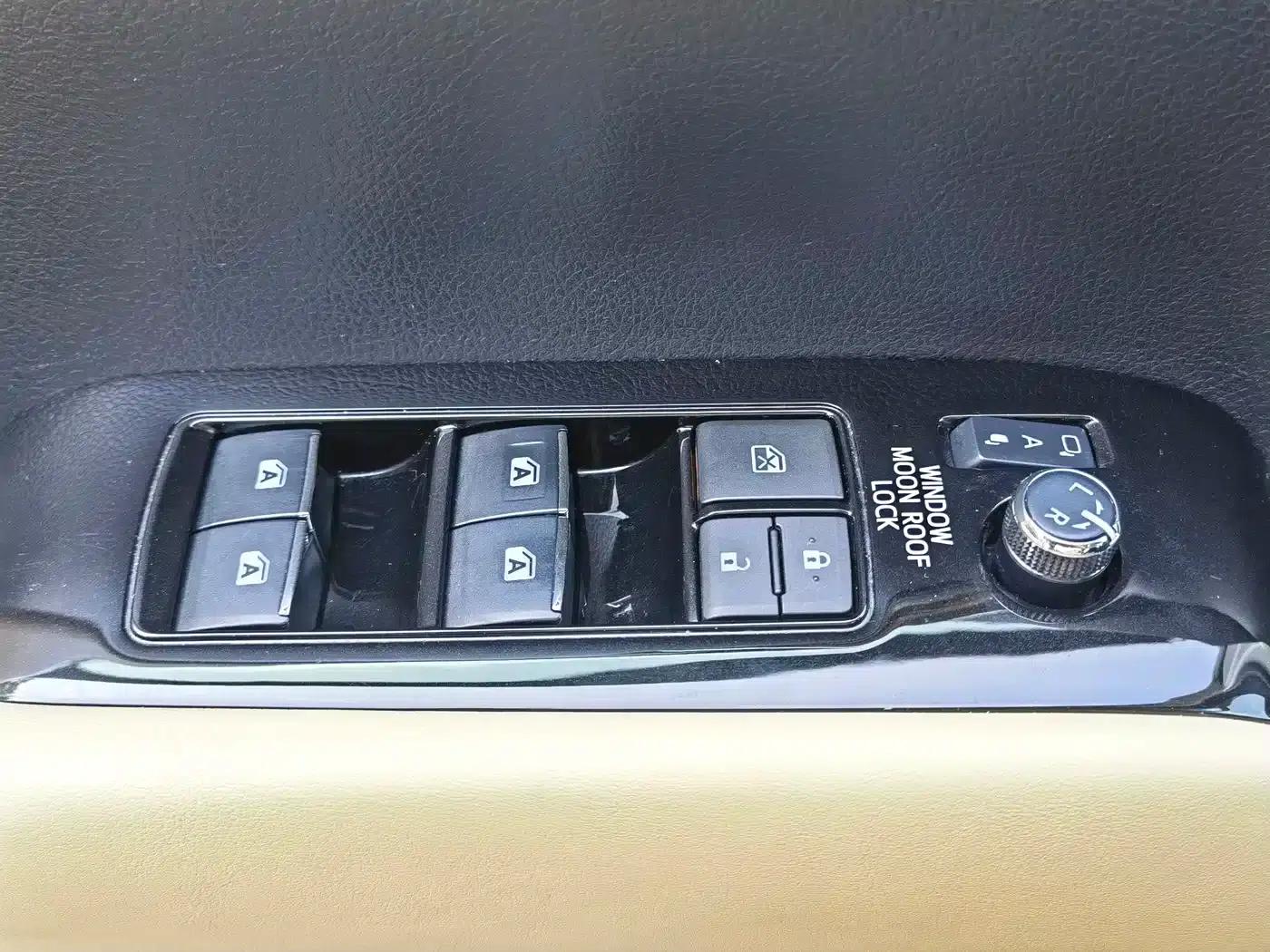 2020 Alphard Hybrid 2.5L HV Premium Edition — миниатюра 27