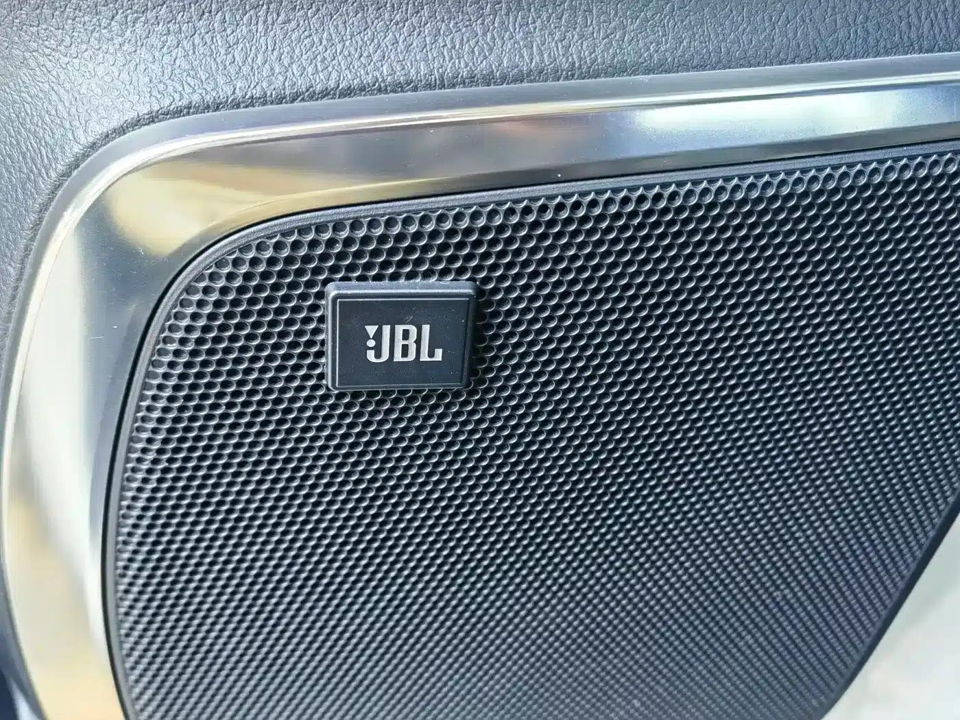 2020 Alphard Hybrid 2.5L HV Premium Edition — миниатюра 28