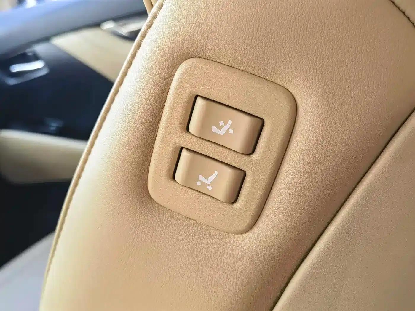 2020 Alphard Hybrid 2.5L HV Premium Edition — миниатюра 29