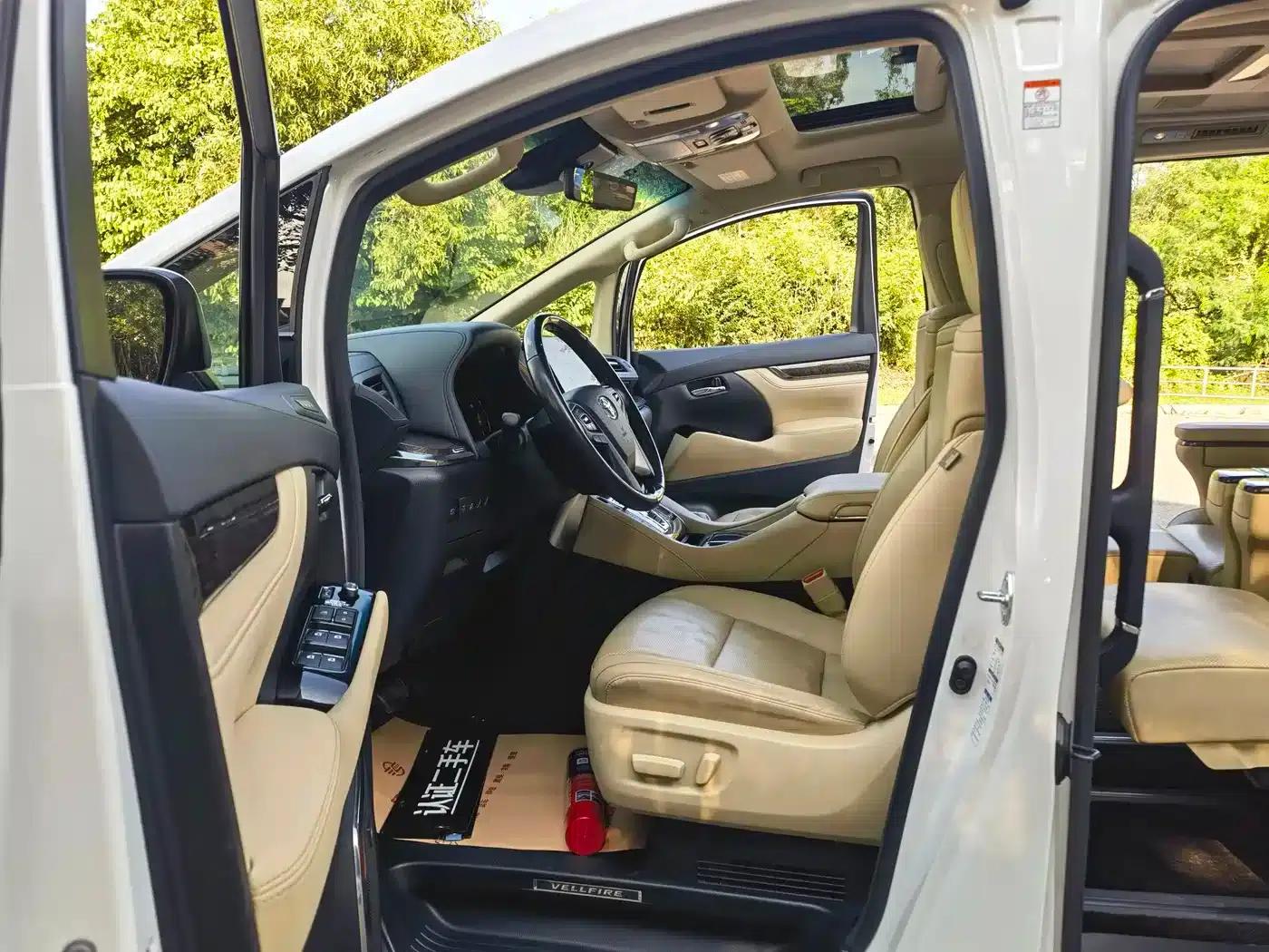 2020 Alphard Hybrid 2.5L HV Premium Edition — миниатюра 9
