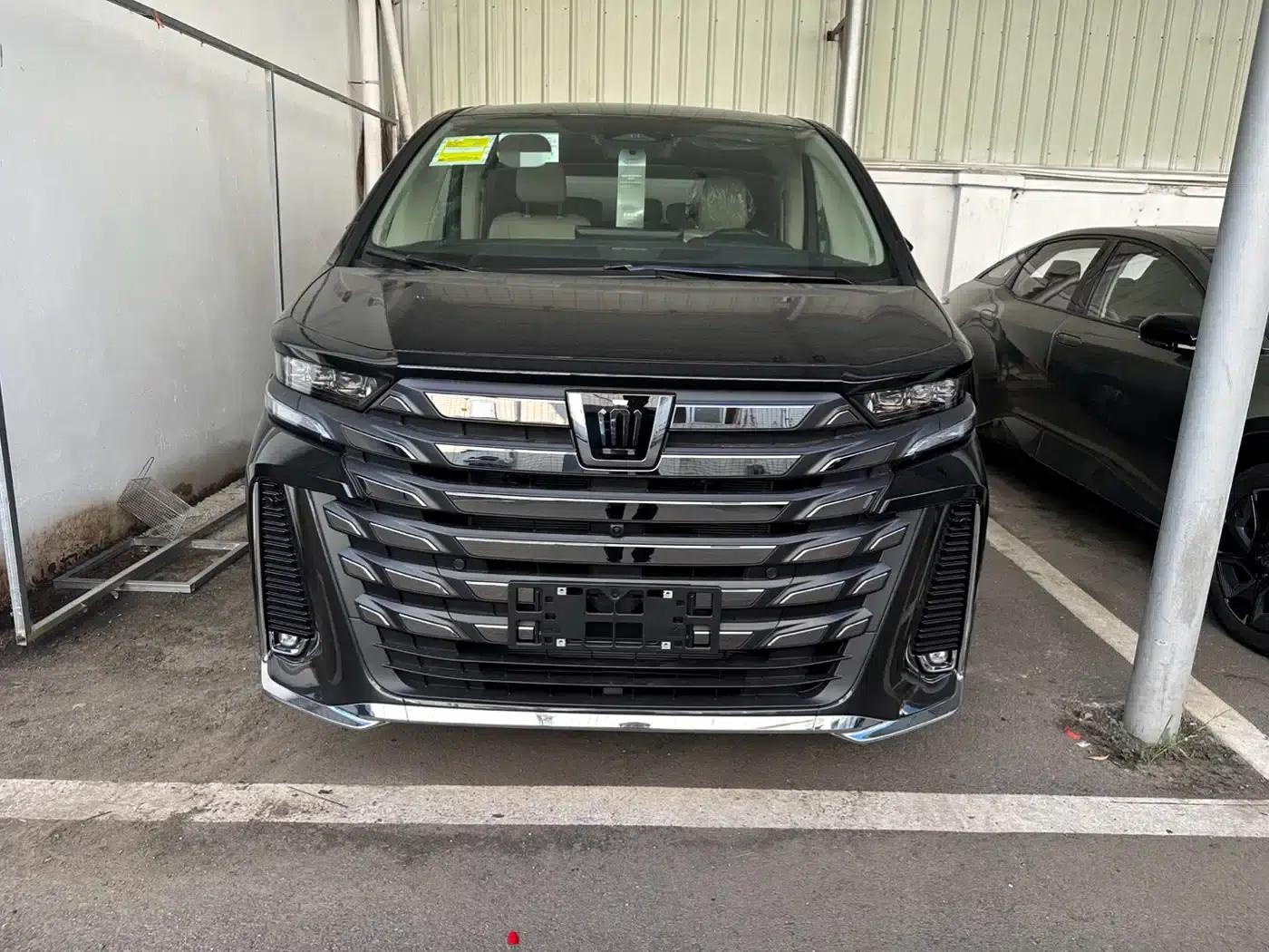 2024 Alphard Crown Hybrid 2.5L Supreme Executive Edition — миниатюра 2