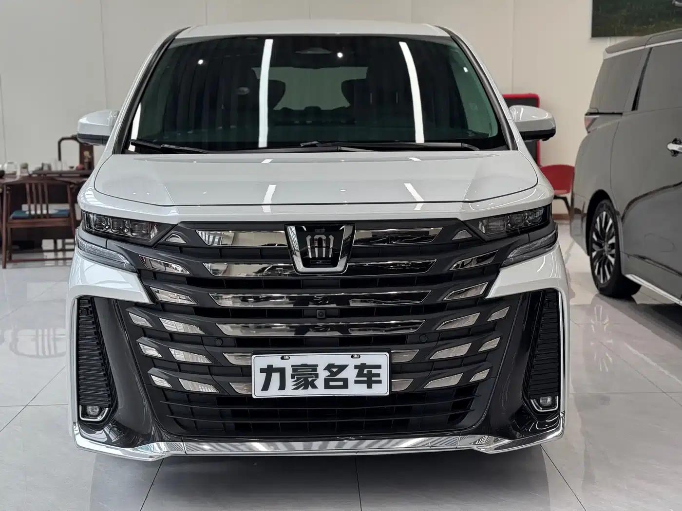 2024 Alphard Crown Hybrid 2.5L Supreme Edition — миниатюра 2