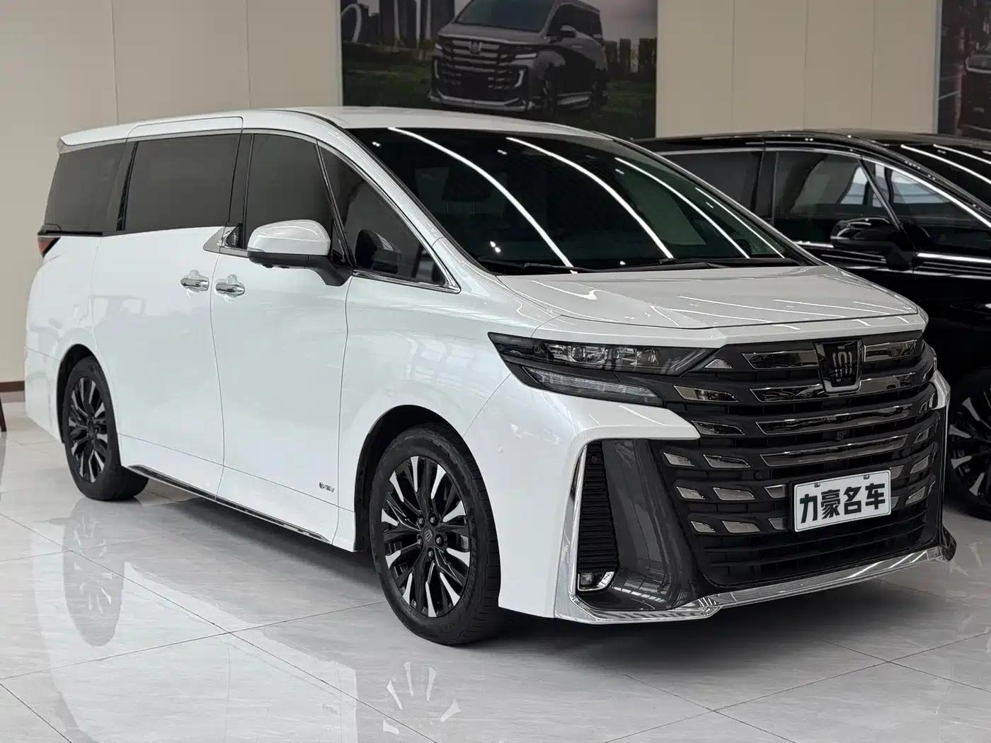 2024 Alphard Crown Hybrid 2.5L Supreme Edition — миниатюра 3