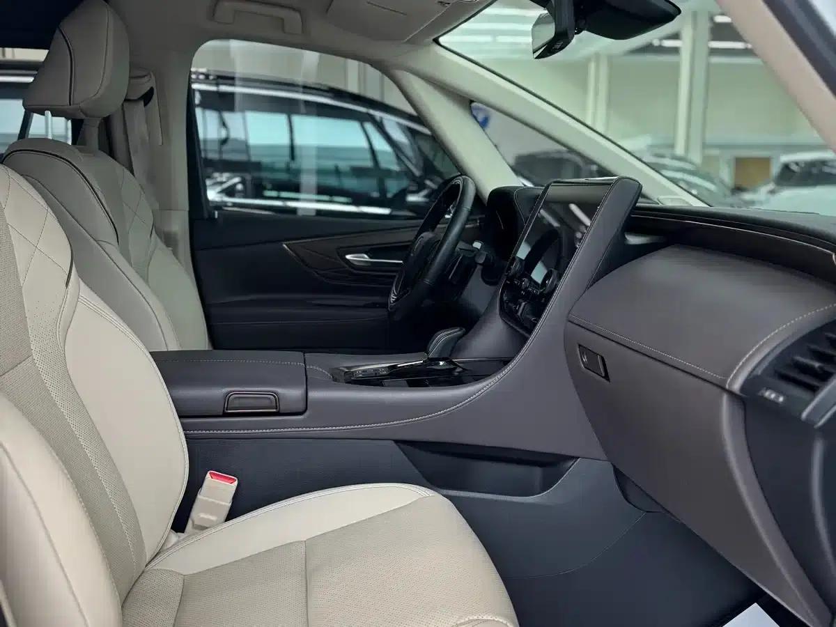 2024 Alphard Crown Hybrid 2.5L Supreme Edition — миниатюра 6