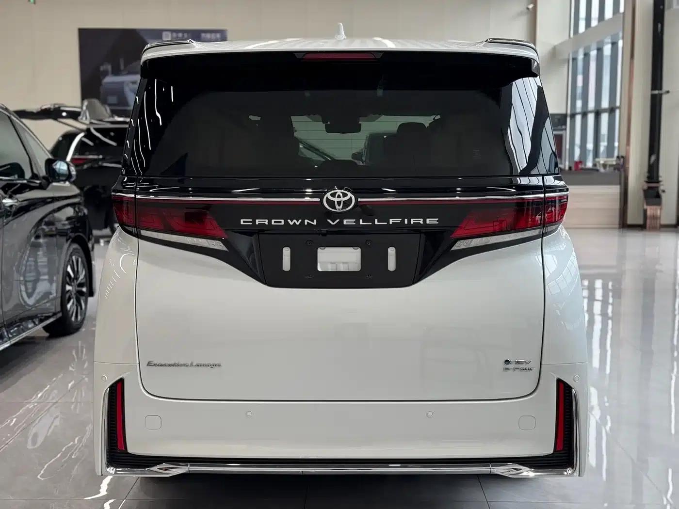 2024 Alphard Crown Hybrid 2.5L Supreme Edition — миниатюра 7