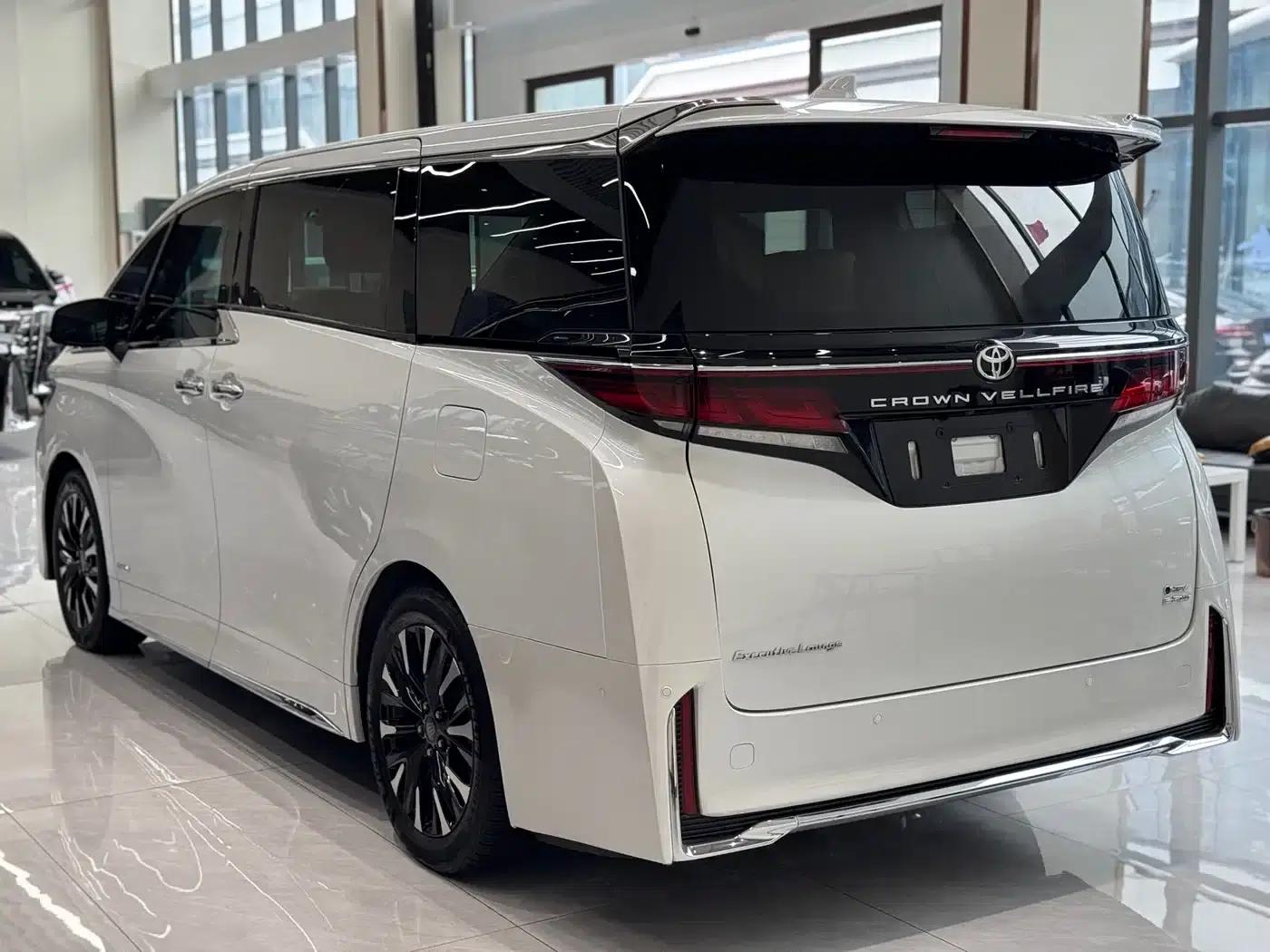 2024 Alphard Crown Hybrid 2.5L Supreme Edition — миниатюра 8