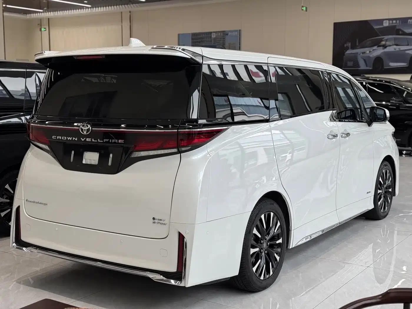 2024 Alphard Crown Hybrid 2.5L Supreme Edition — миниатюра 9