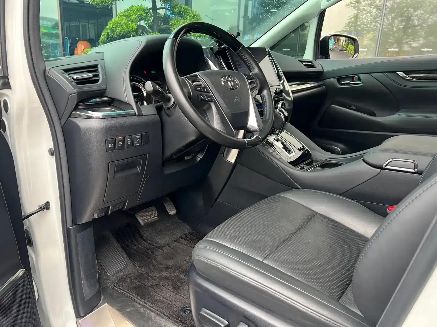 2020 Alphard Hybrid 2.5L HV Premium Edition — миниатюра 2