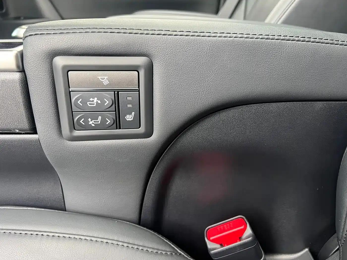 2020 Alphard Hybrid 2.5L HV Premium Edition — миниатюра 17