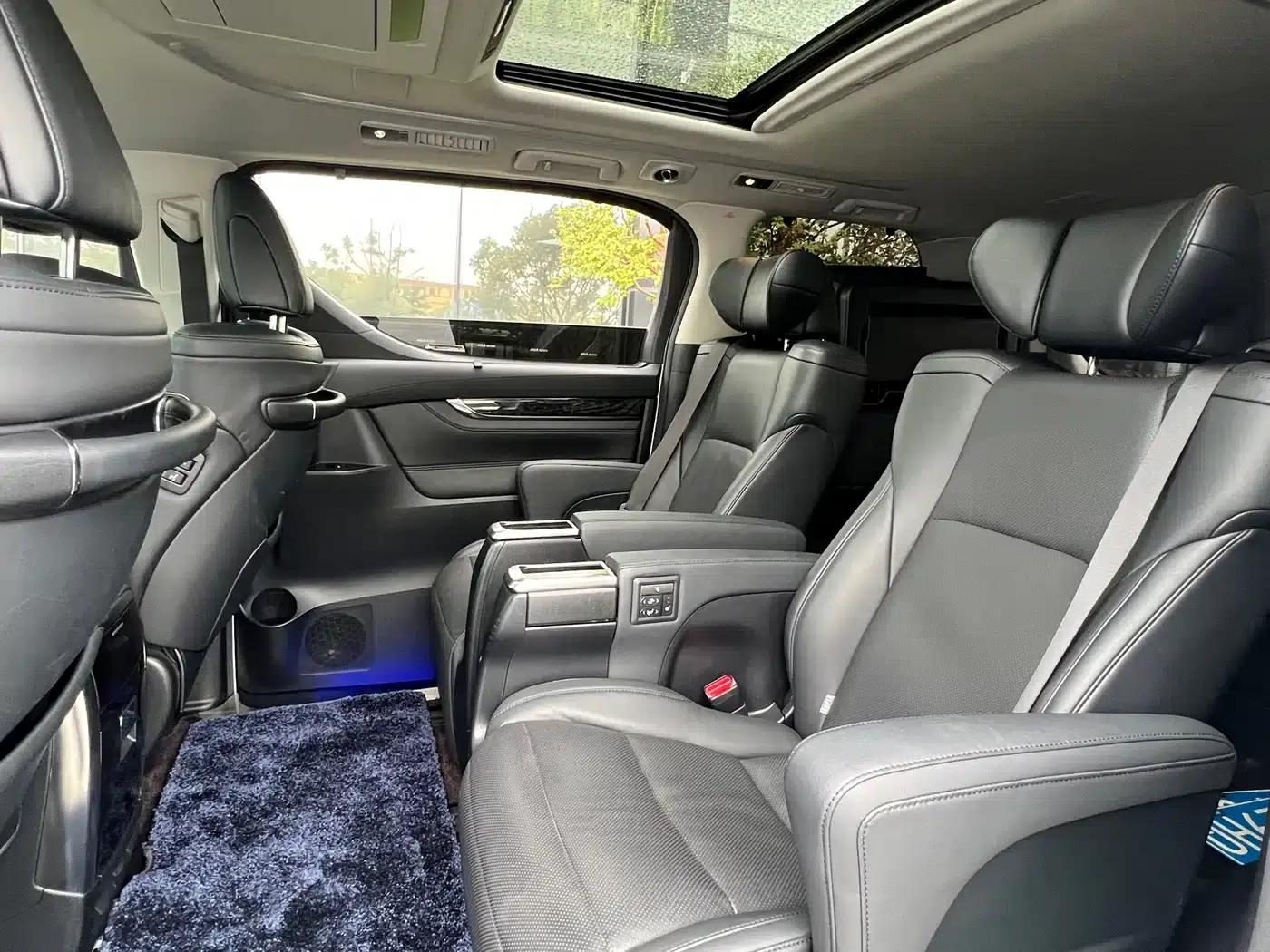 2020 Alphard Hybrid 2.5L HV Premium Edition — миниатюра 3