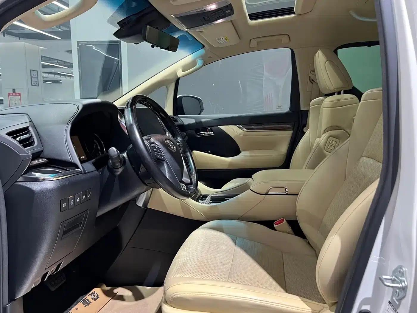 2020 Alphard Hybrid 2.5L HV Premium Edition — миниатюра 7