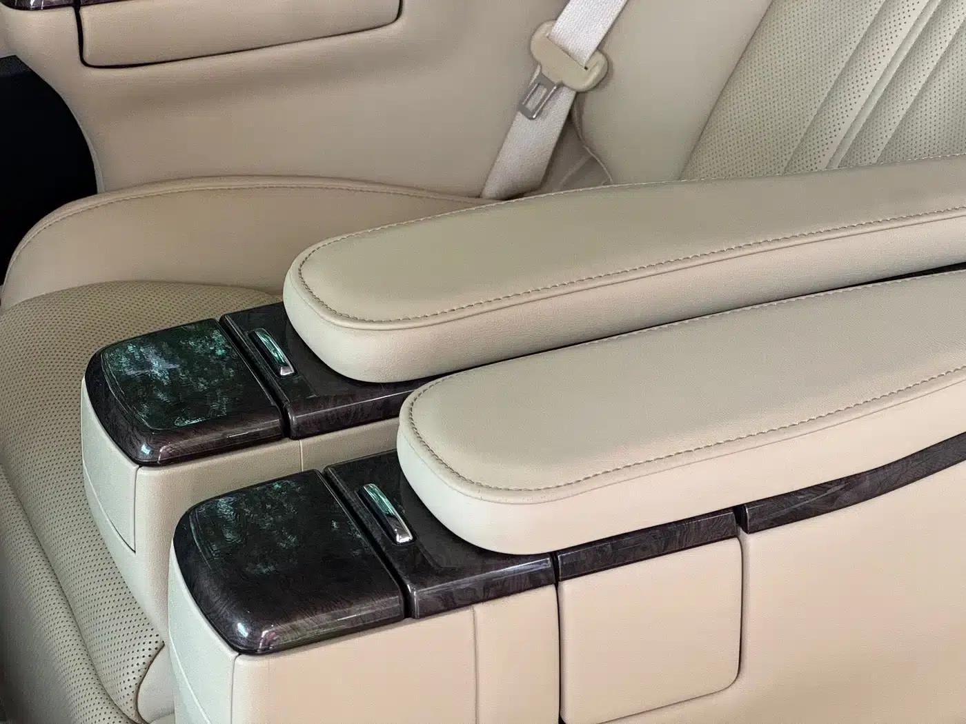 2020 Alphard Hybrid 2.5L HV Premium Edition — миниатюра 17