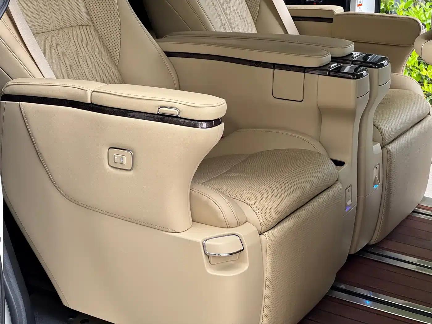 2020 Alphard Hybrid 2.5L HV Premium Edition — миниатюра 18