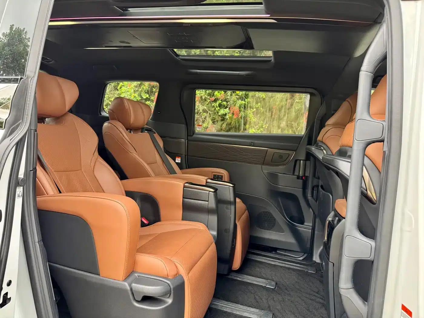2023 Alphard Crown Hybrid 2.5L HV Luxury Edition — миниатюра 12