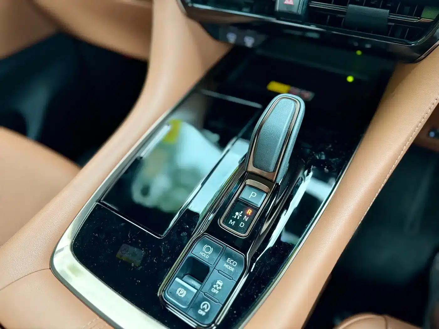 2023 Alphard Crown Hybrid 2.5L HV Luxury Edition — миниатюра 9