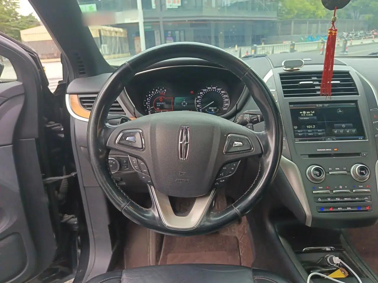 Lincoln MKC 2014 2.0T Two-Wheel-Drive Luxury Edition — миниатюра 11
