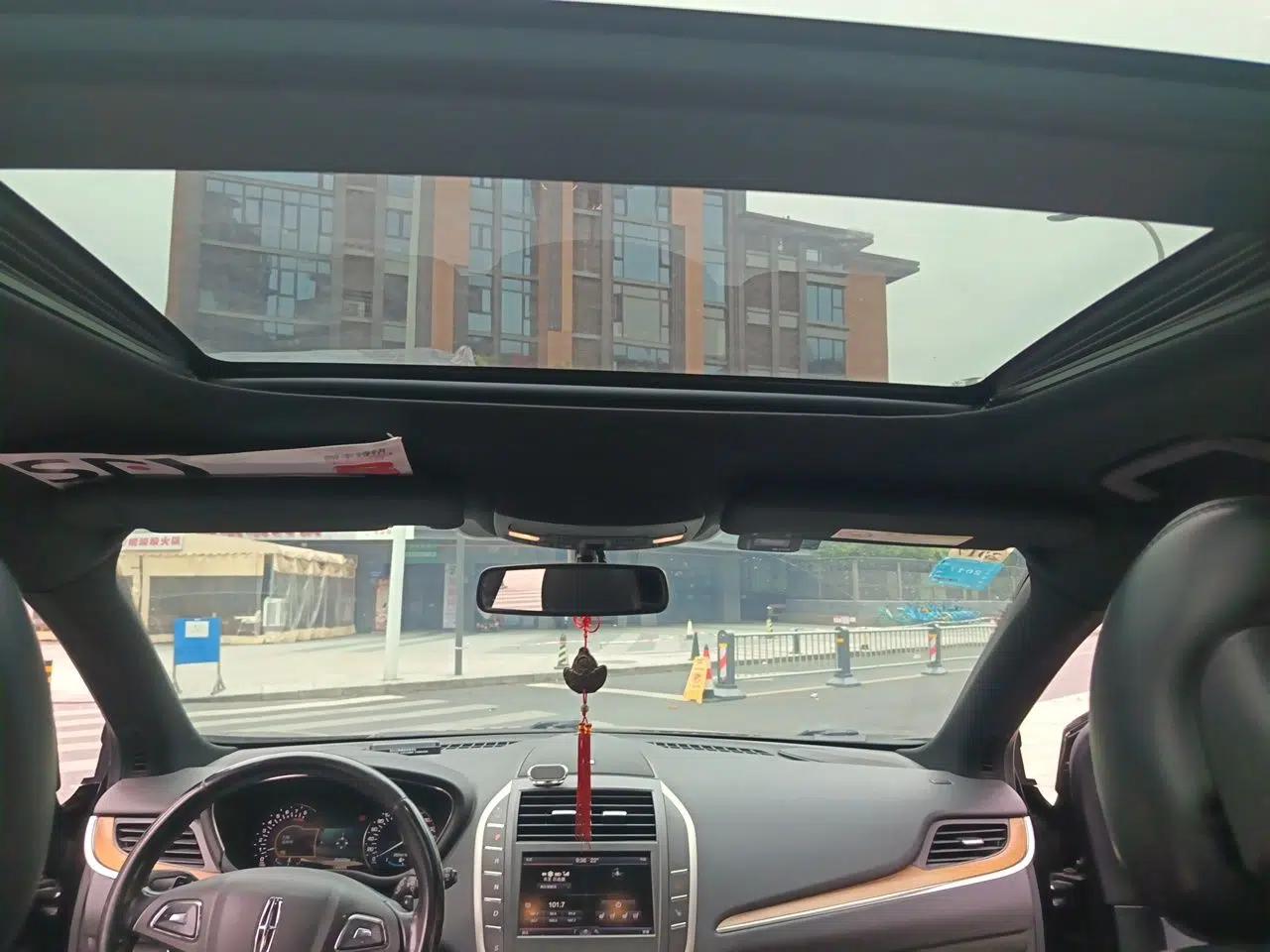 Lincoln MKC 2014 2.0T Two-Wheel-Drive Luxury Edition — миниатюра 19