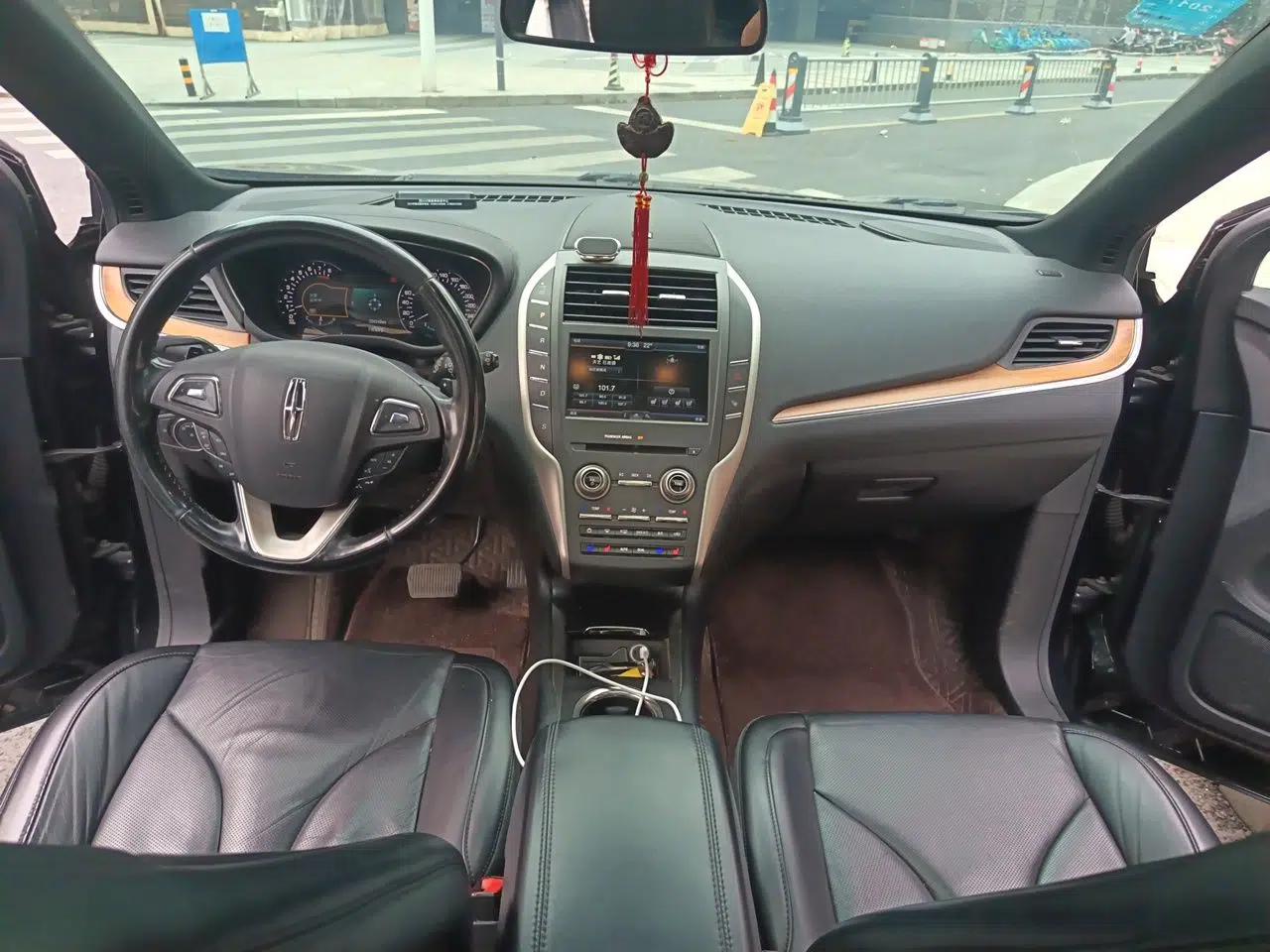 Lincoln MKC 2014 2.0T Two-Wheel-Drive Luxury Edition — миниатюра 10