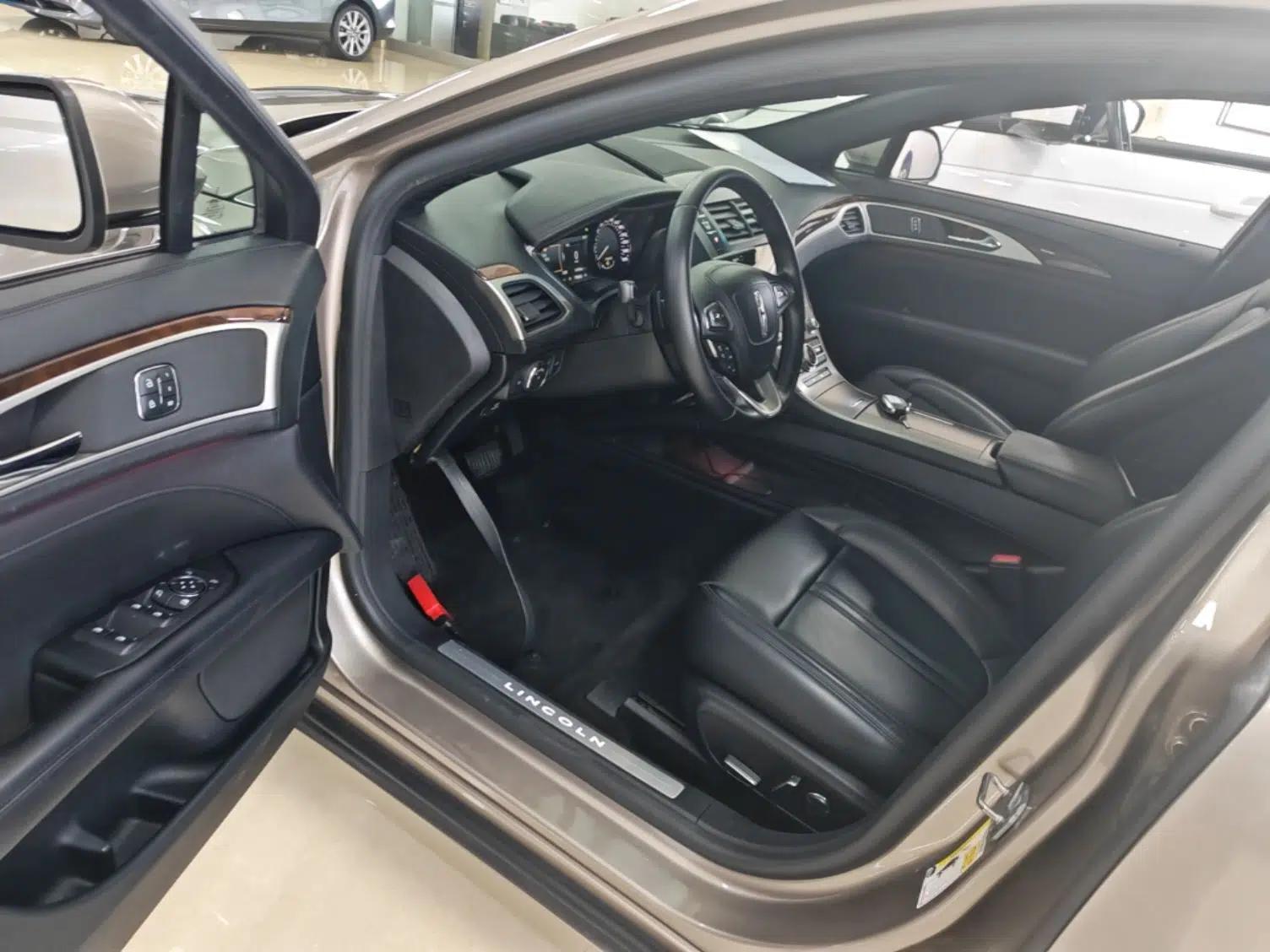 Lincoln MKZ 2019 2.0T Luxury Edition China VI — миниатюра 19