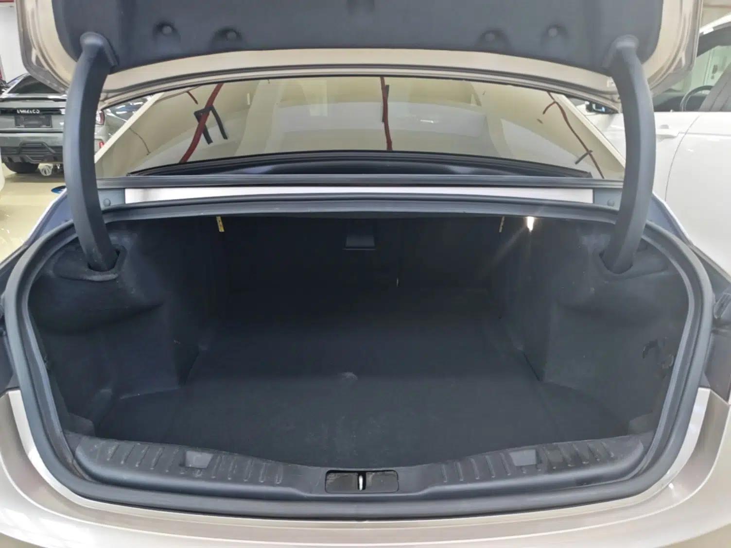 Lincoln MKZ 2019 2.0T Luxury Edition China VI — миниатюра 22