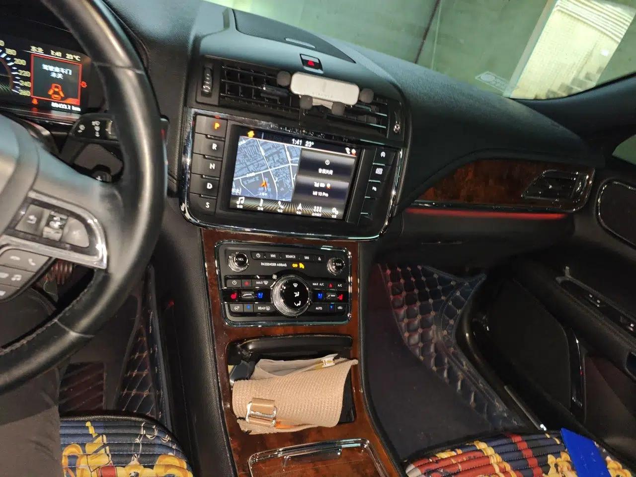 Lincoln Continental 2017 2.0T Two-Wheel-Drive Luxury Edition — миниатюра 14