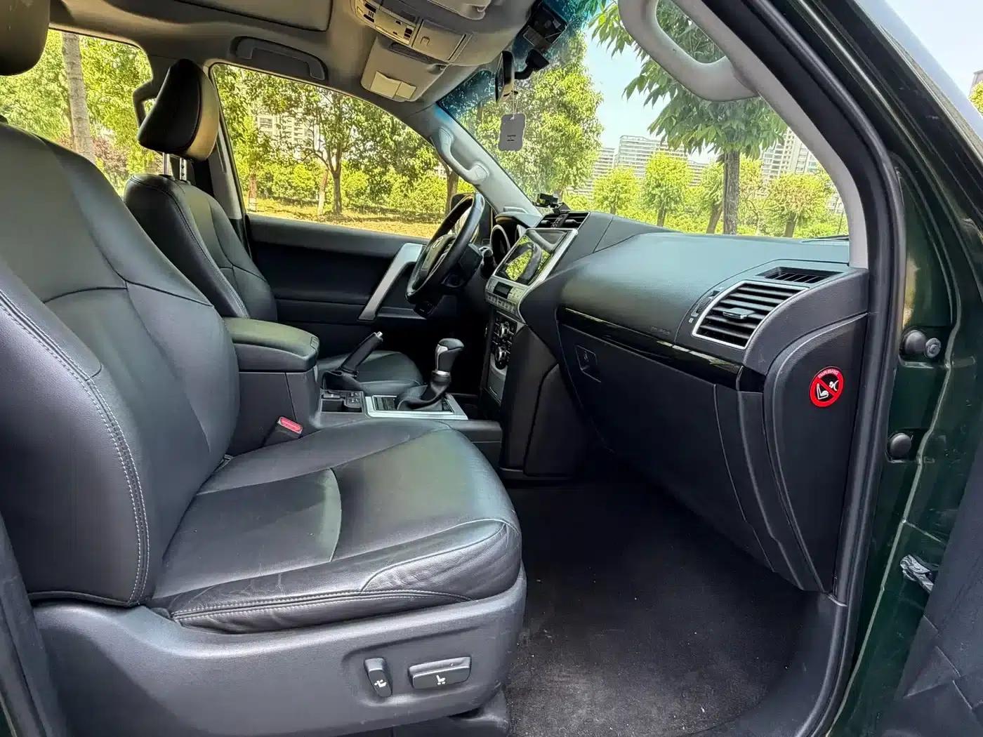 2016 Prado 2.7L Automatic Standard Edition — миниатюра 4