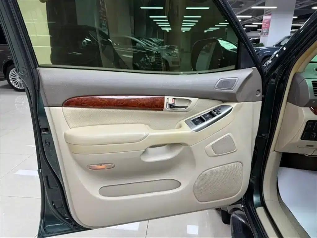2006 Prado 4.0L Automatic VX — миниатюра 10