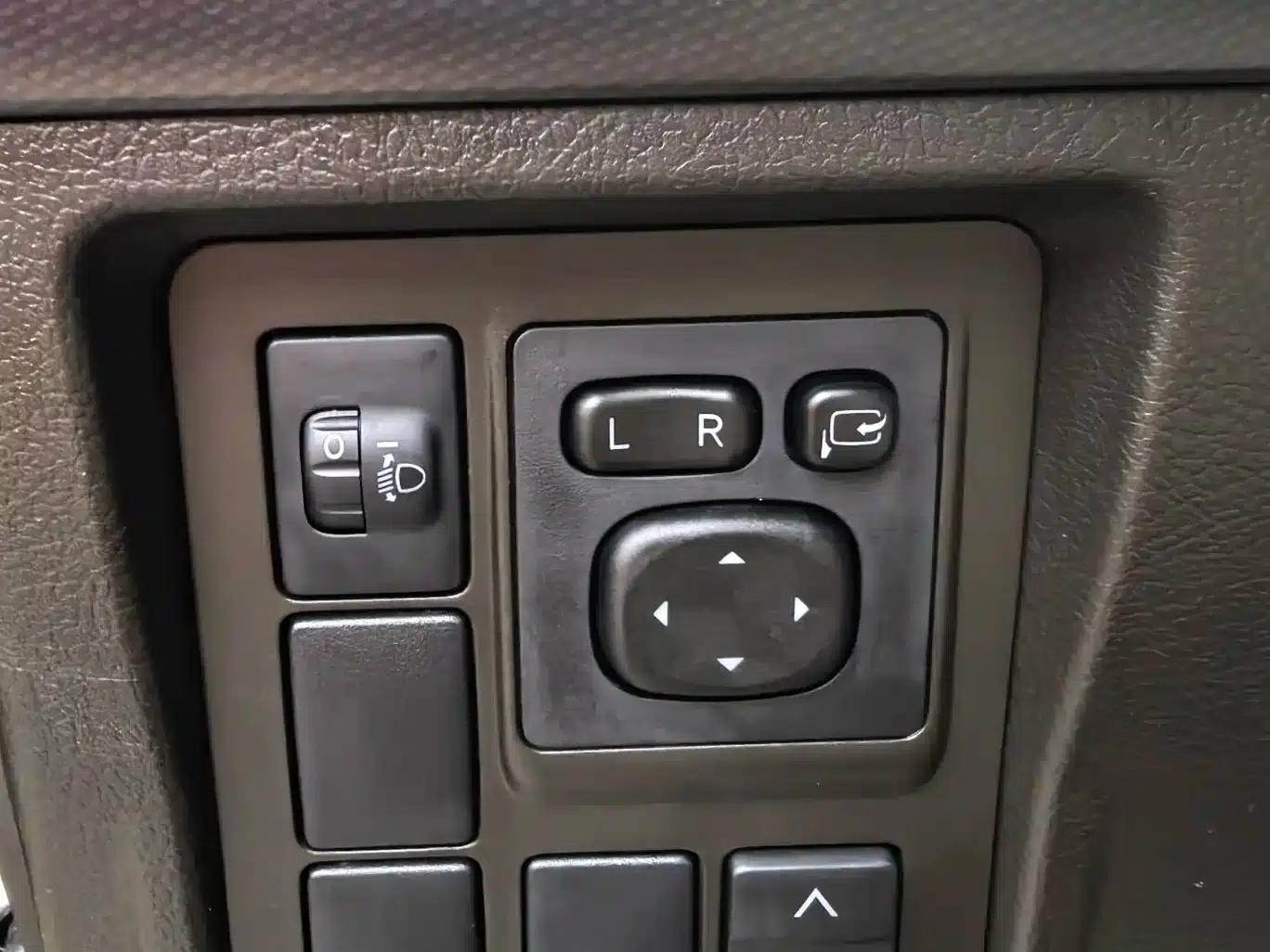 2010 Prado 4.0L Automatic TX-L — миниатюра 21