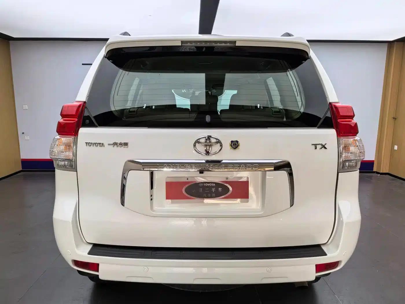 2010 Prado 4.0L Automatic TX-L — миниатюра 4