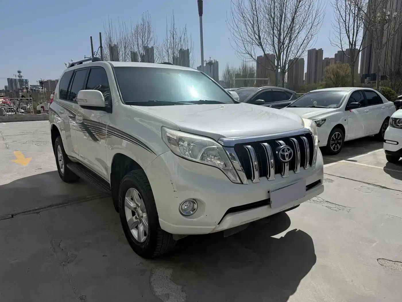 2016 Prado 2.7L Automatic Standard Edition — миниатюра 3