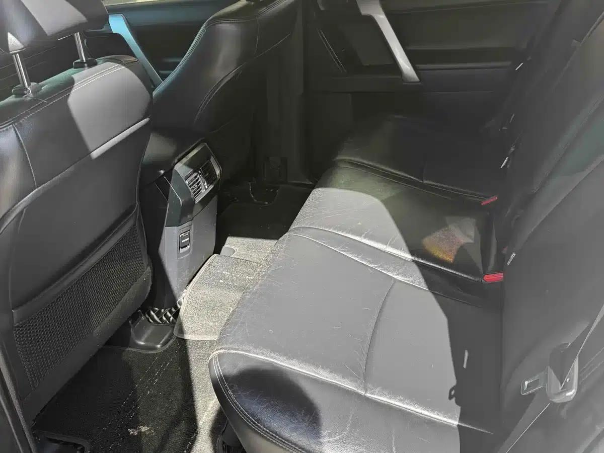 2016 Prado 2.7L Automatic Standard Edition — миниатюра 4