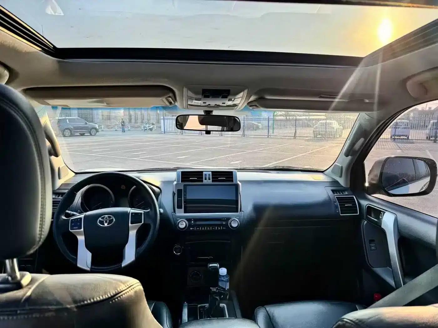 2016 Prado 2.7L Automatic Luxury Edition — миниатюра 4