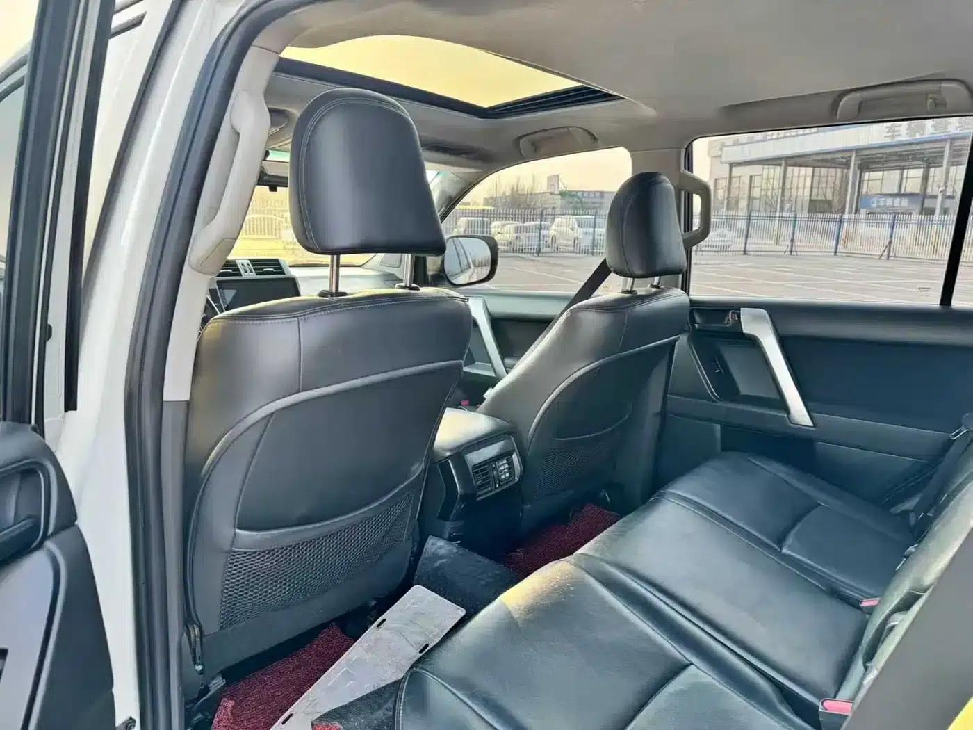2016 Prado 2.7L Automatic Luxury Edition — миниатюра 6