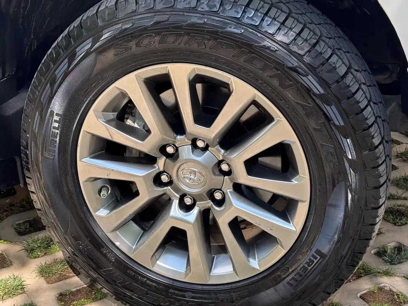 2019 Prado 3.5L Automatic TX-L Premium Edition — миниатюра 11