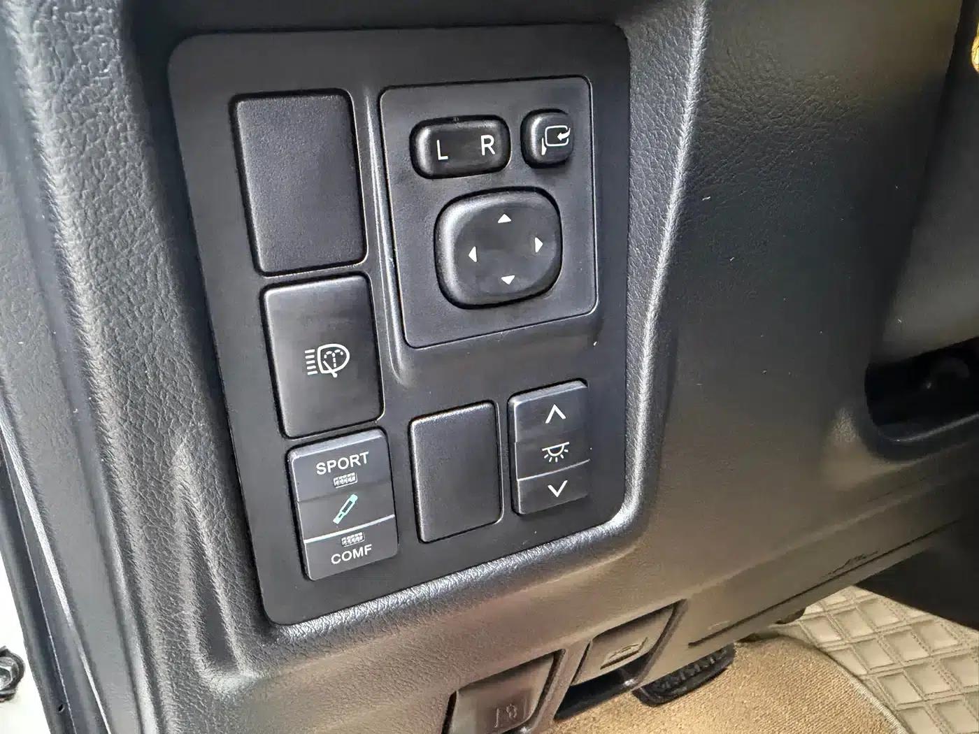 2016 Prado 3.5L Automatic TX-L NAVI — миниатюра 9