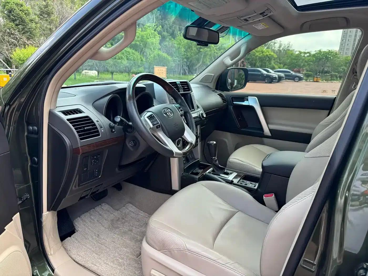 2010 Prado 4.0L Automatic VX NAVI — миниатюра 5