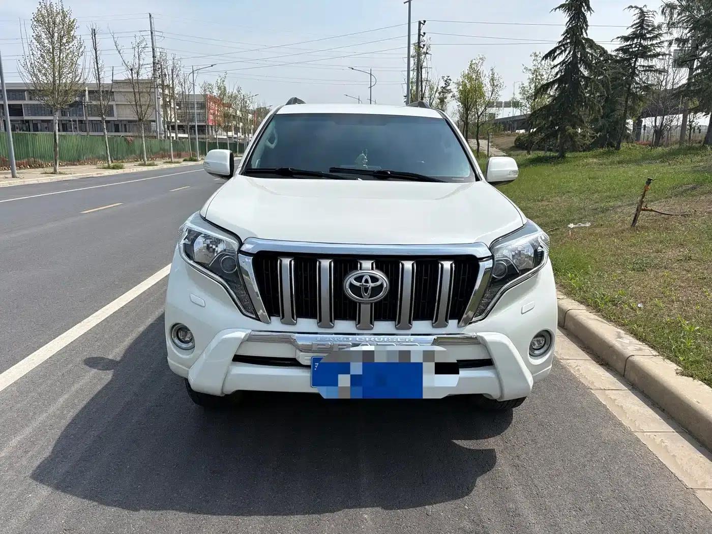 2010 Prado Imported Model 2.7L Automatic Luxury Edition — миниатюра 2