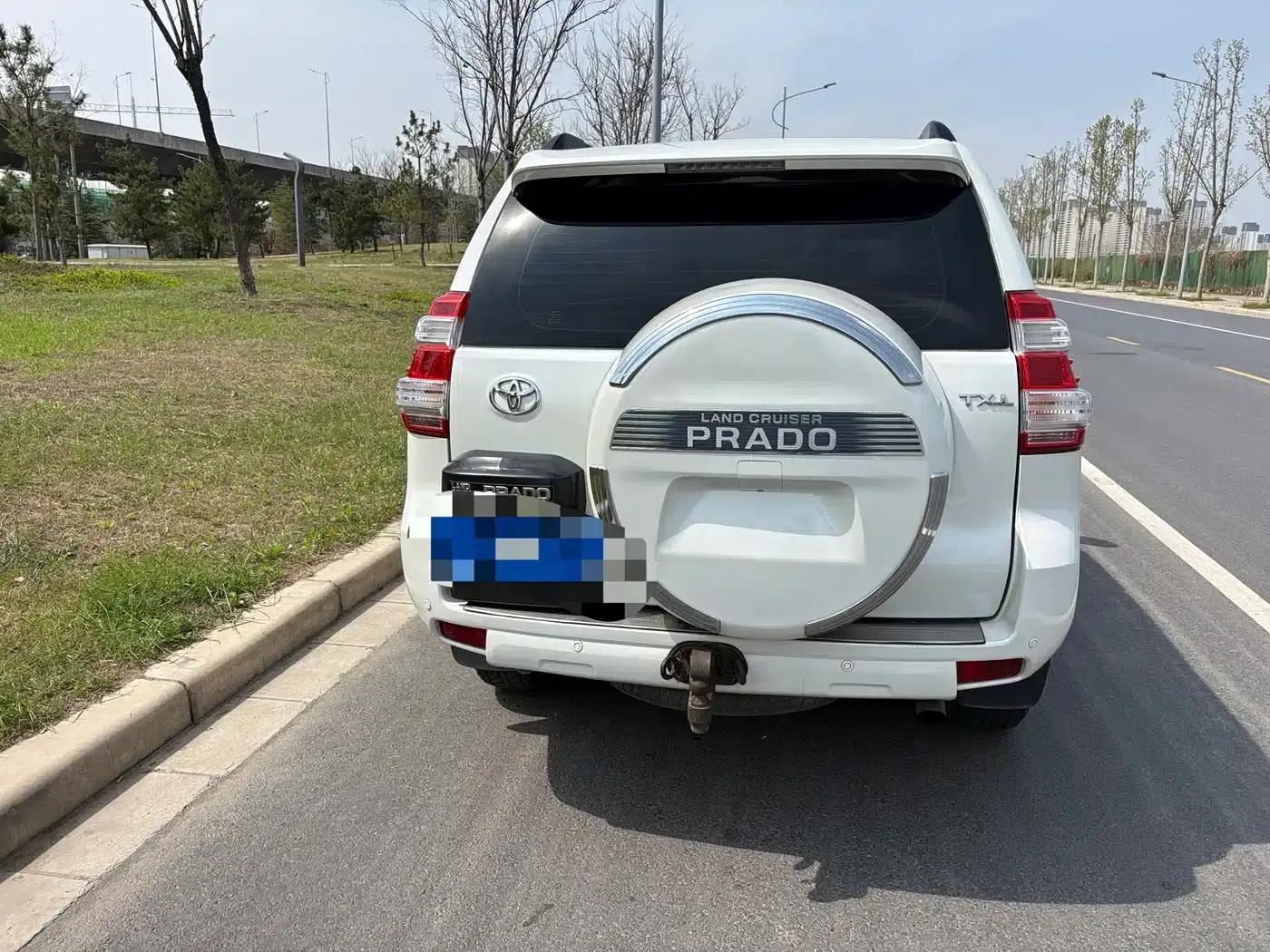 2010 Prado Imported Model 2.7L Automatic Luxury Edition — миниатюра 3