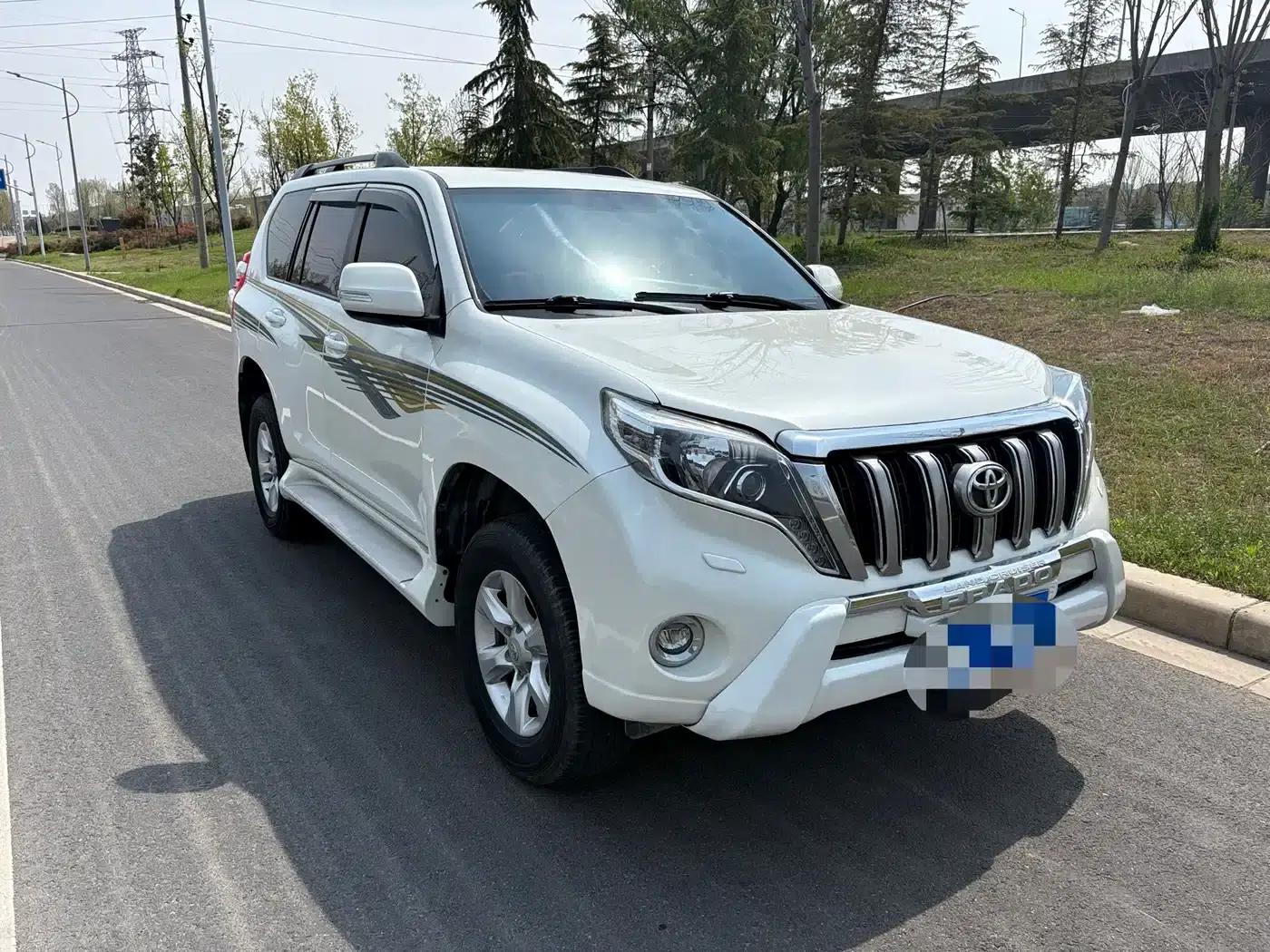 2010 Prado Imported Model 2.7L Automatic Luxury Edition — миниатюра 4