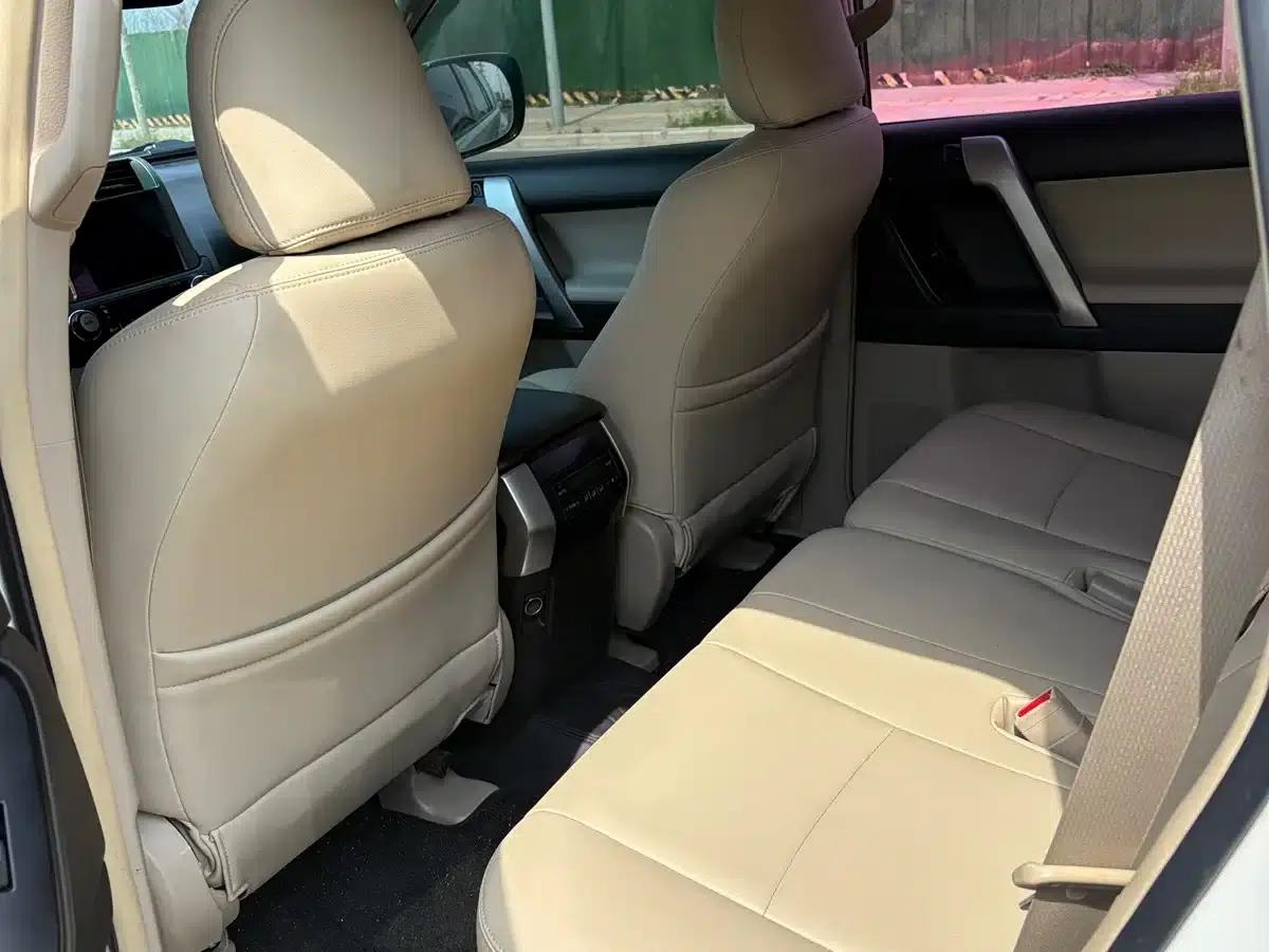 2010 Prado Imported Model 2.7L Automatic Luxury Edition — миниатюра 6