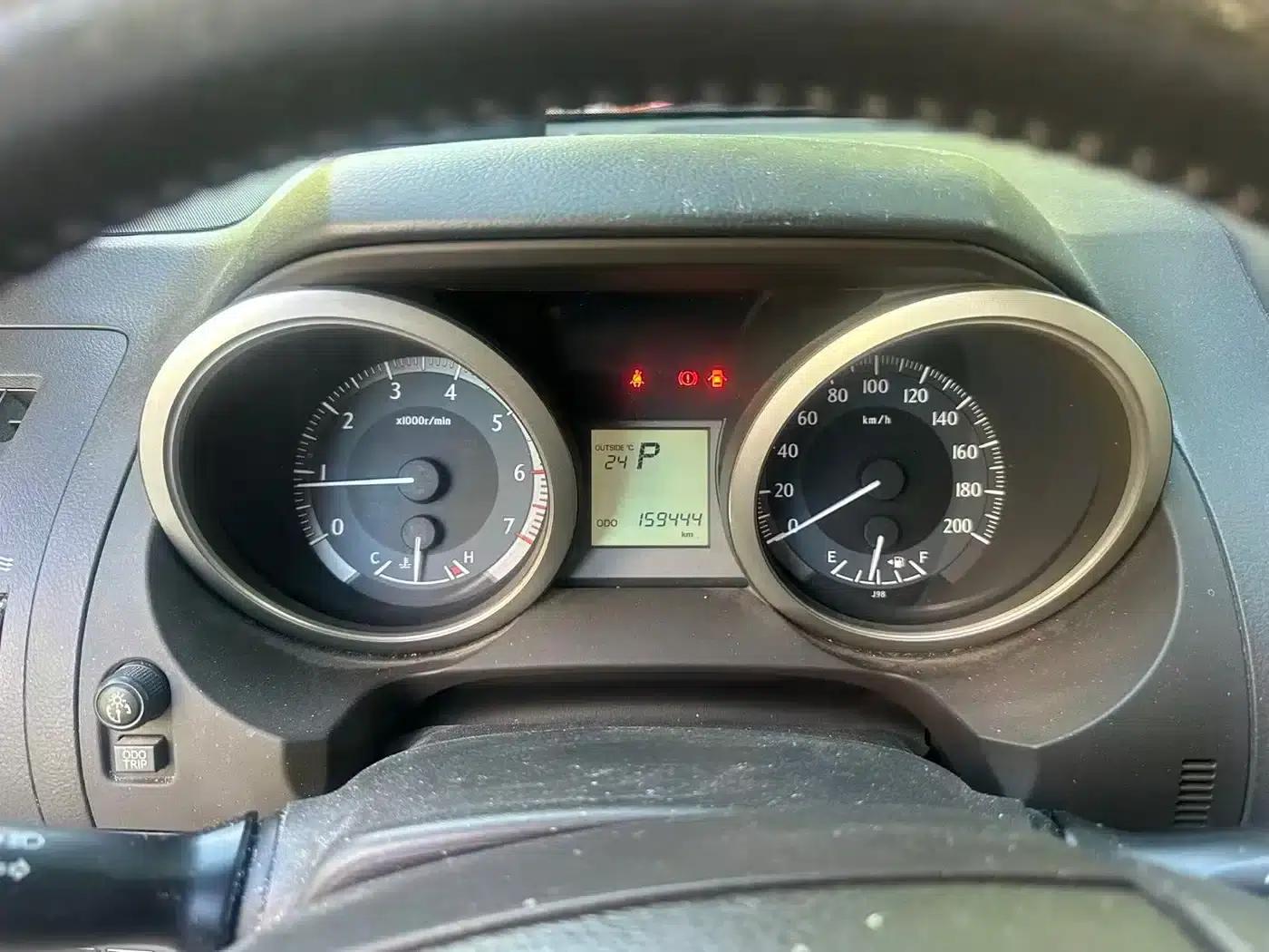 2010 Prado Imported Model 2.7L Automatic Luxury Edition — миниатюра 4