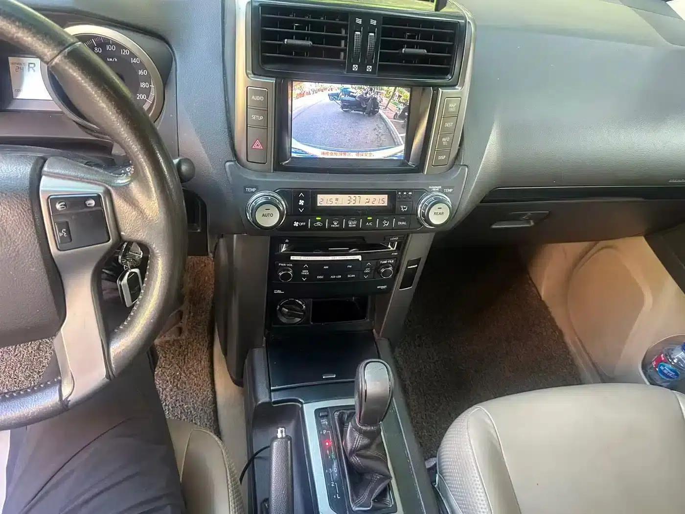 2010 Prado Imported Model 2.7L Automatic Luxury Edition — миниатюра 5