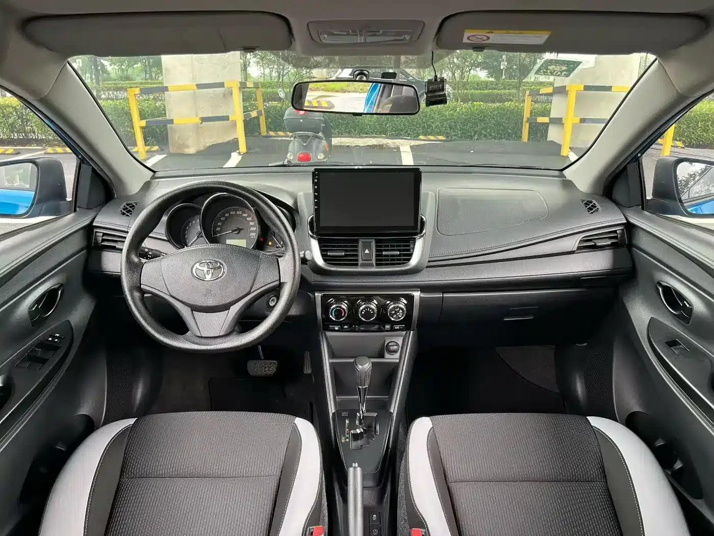 YARiS L Zhixuan 2020 1.5L CVT Luxury Edition — миниатюра 8