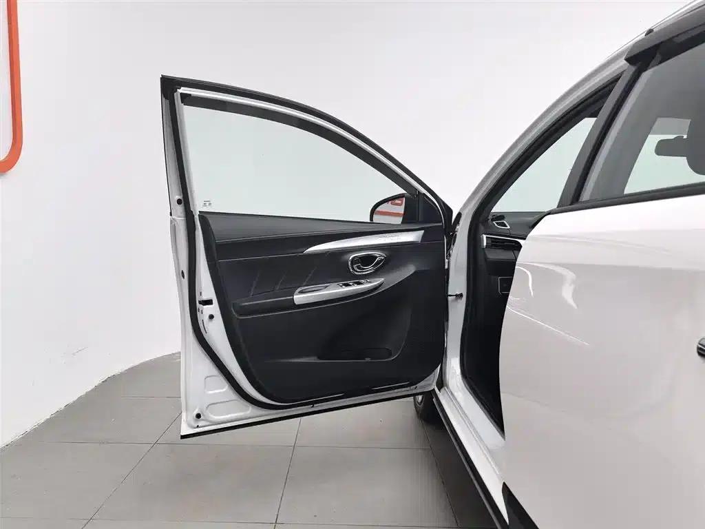 YARiS L 2020 Model YARiS X 1.5L CVT Leading Edition — миниатюра 8