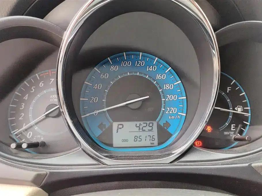 YARiS L Zhixuan 2015 1.5E Automatic Dynamic Edition — миниатюра 14